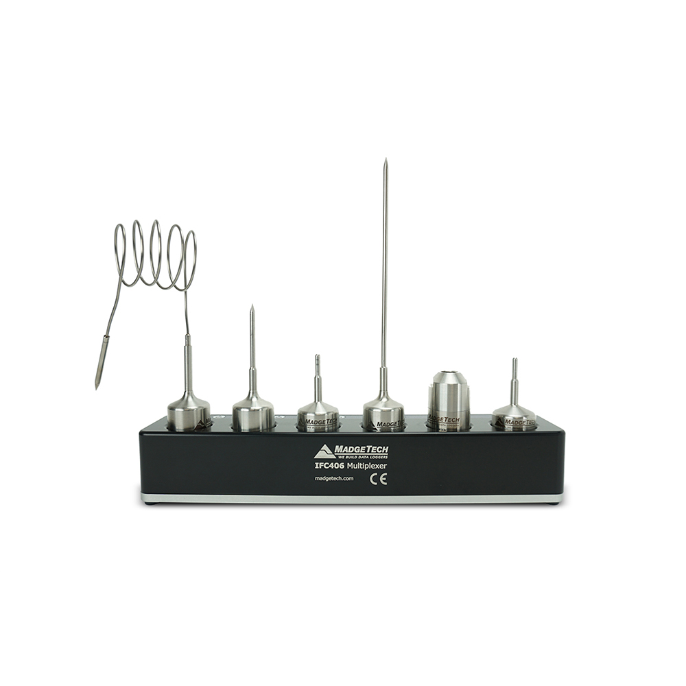 MadgeTech IFC406 인터페이스 - 키링을 단 로거 여러 대를 포트에 도킹한 구성