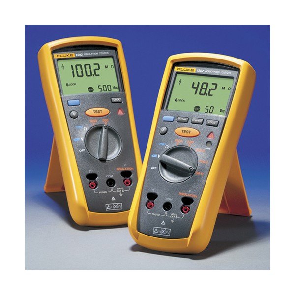 Fluke 1507 - 스탠드를 세운 절연저항계 두 대