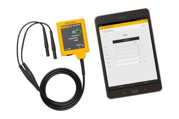 Fluke 154 - 통신기 본체와 테스트 리드, 태블릿 앱 화면