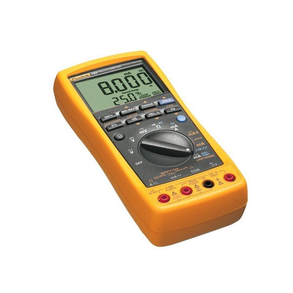Fluke 789 - 비스듬한 각도에서 본 본체 외형