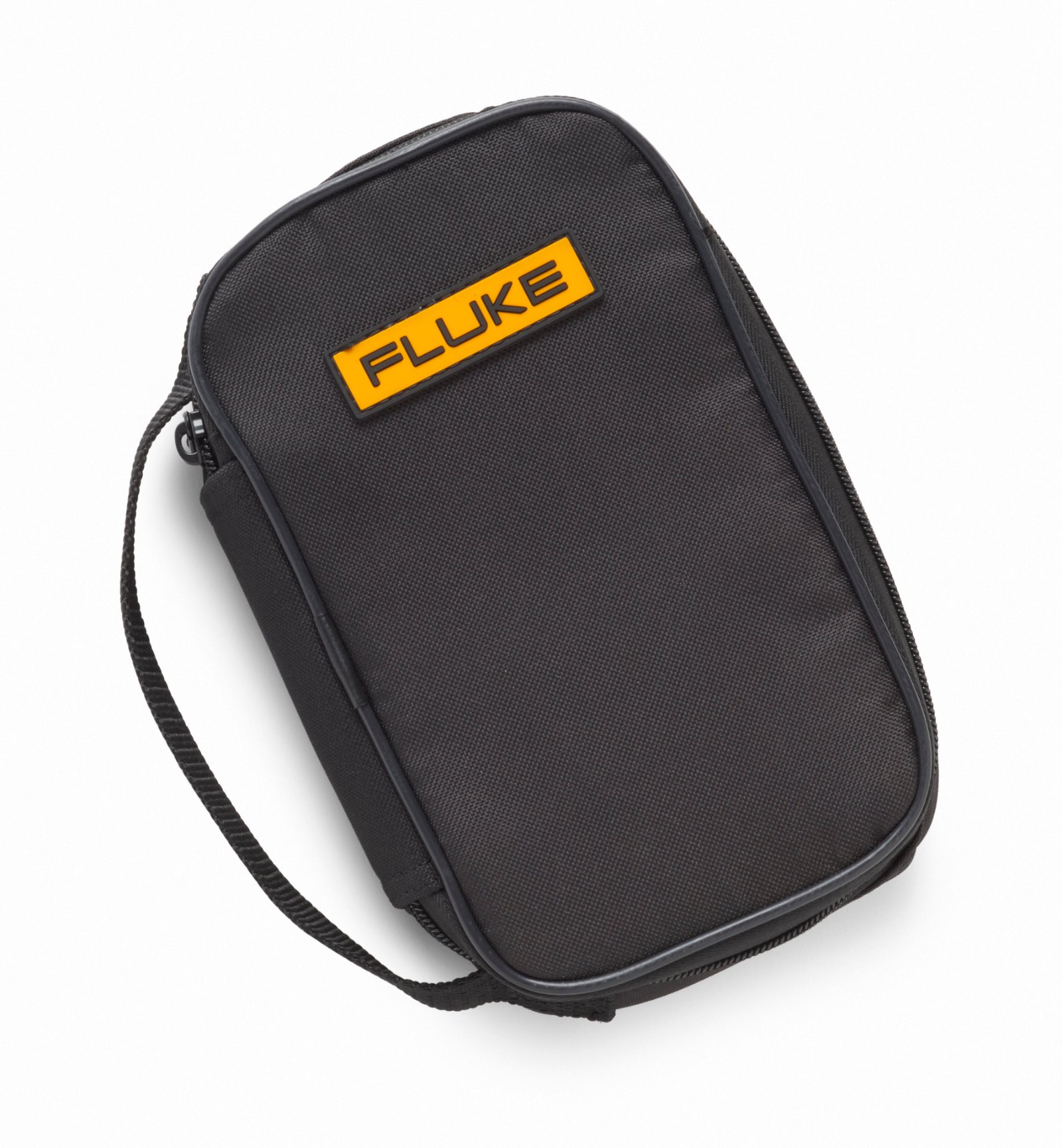 FLUKE C35 - 손잡이 스트랩이 달린 소프트케이스를 비스듬히 본 모습