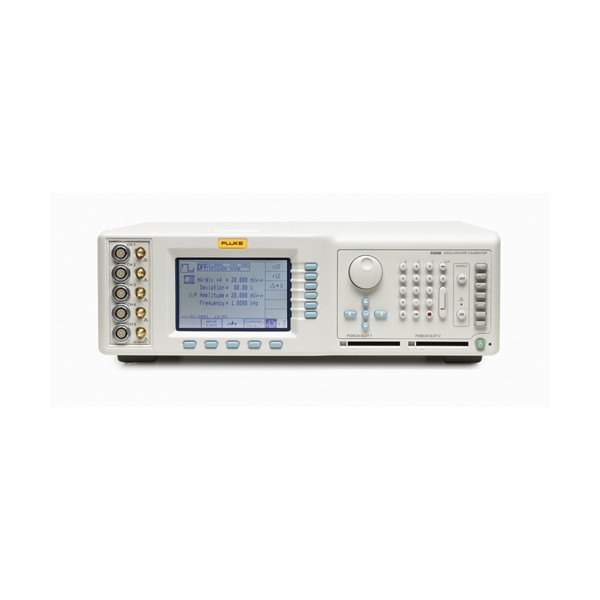 FLUKE CALIBRATION 9500B - 컬러 화면과 BNC 출력 단자가 있는 교정기 전면