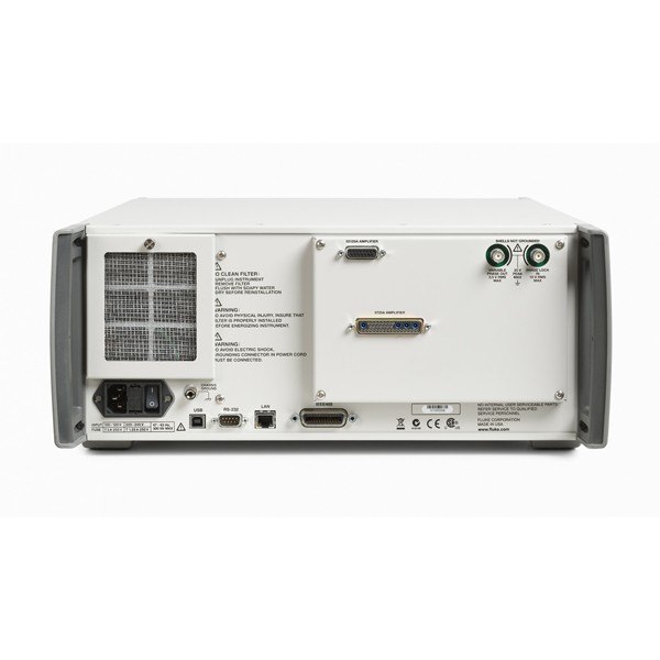 FLUKE CALIBRATION 5730A - 본체 후면의 전원부와 통신 커넥터