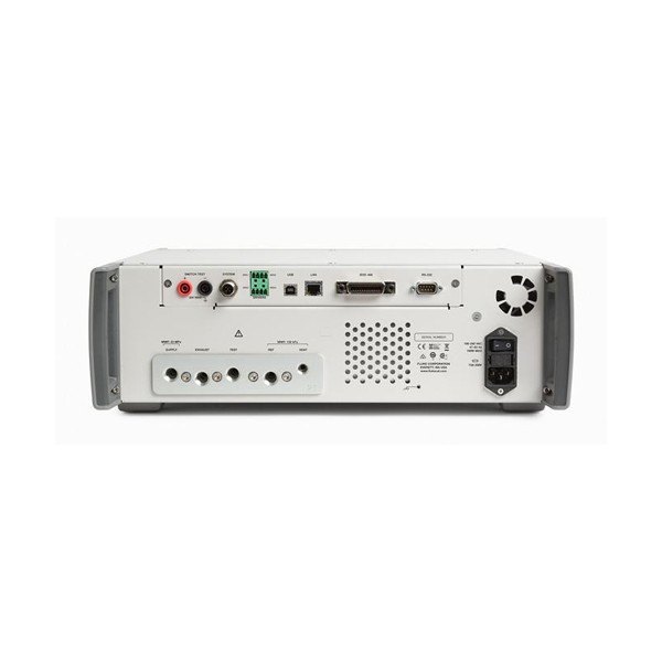 FLUKE CALIBRATION 6270A - 단자와 통신 포트가 모인 컨트롤러 후면