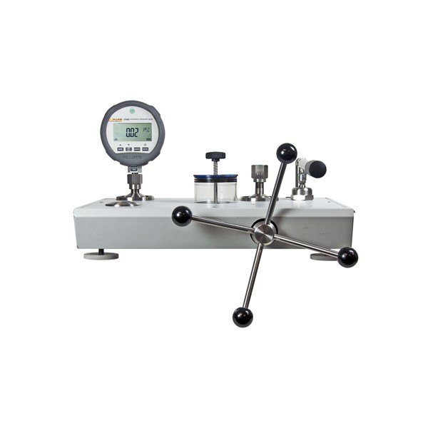 FLUKE CALIBRATION 2700G 시리즈 - 압력 비교 펌프에 기준 게이지를 장착한 구성