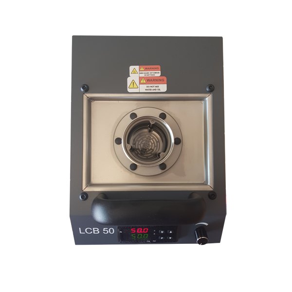 LEYRO INSTRUMENTS LCB50 - 위에서 본 항온조의 삽입구와 제어 패널