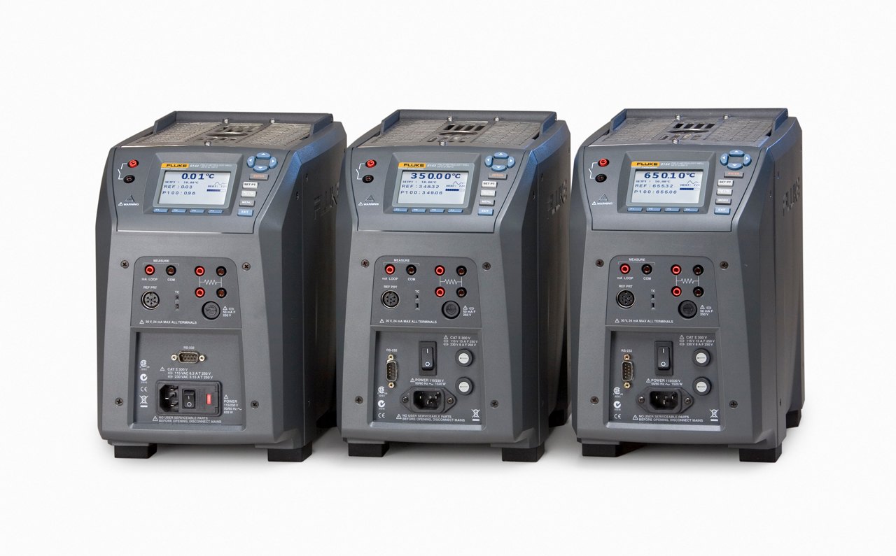 FLUKE CALIBRATION 9142/9143/9144 - 현장용 드라이웰 3종을 나란히 놓은 모습