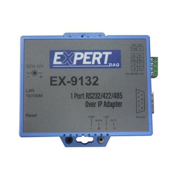 EXPERT DAQ EX9132 - 상단 라벨과 전원 단자, 이더넷 포트가 보이는 컨버터