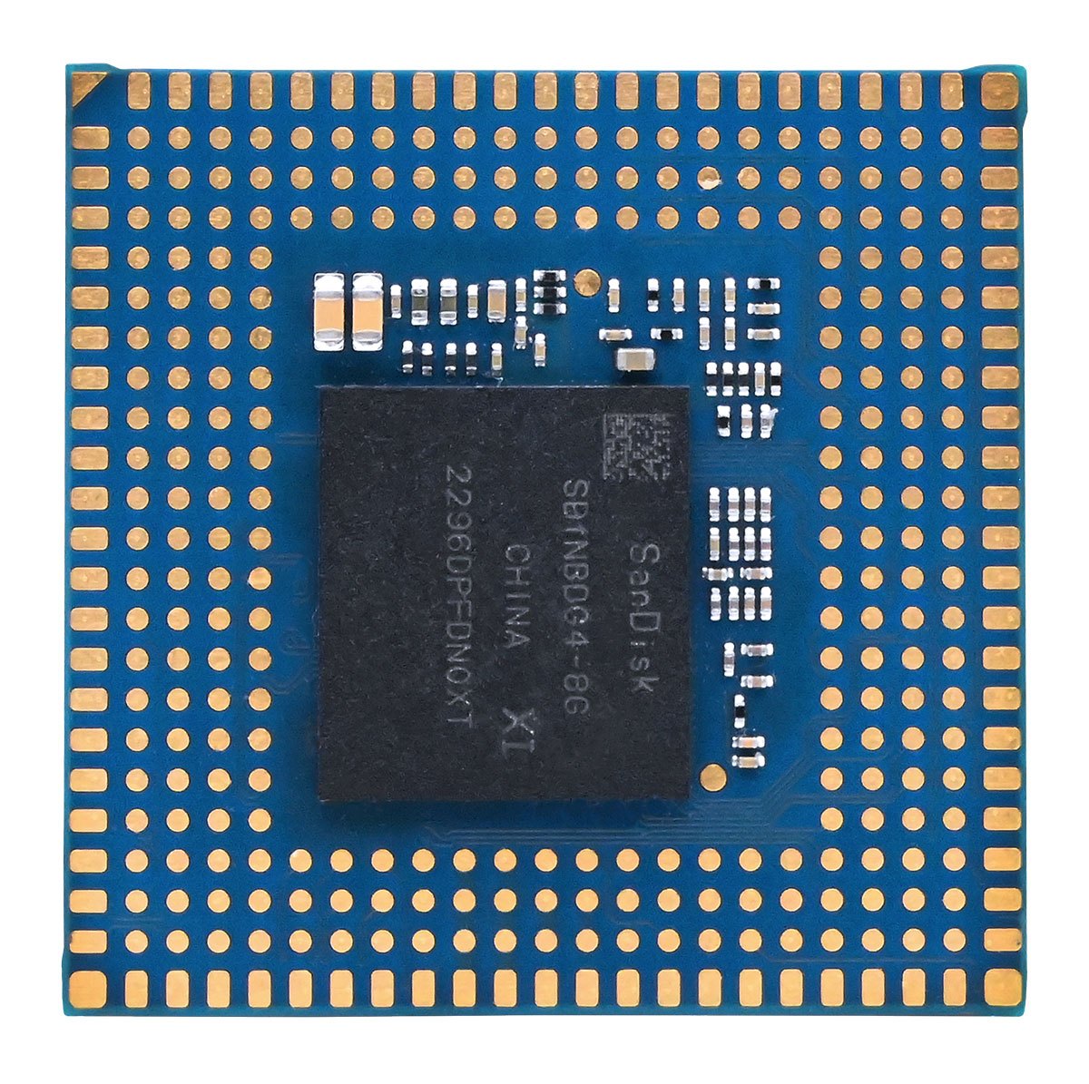 Digi ConnectCore MP2 SOM - 모듈 하단의 접속 패드와 메모리 칩이 보이는 뒷면