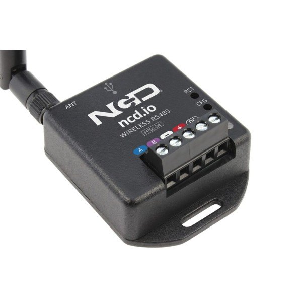 NCD PR55-34 - 안테나 커넥터와 단자대가 보이는 컨버터 확대