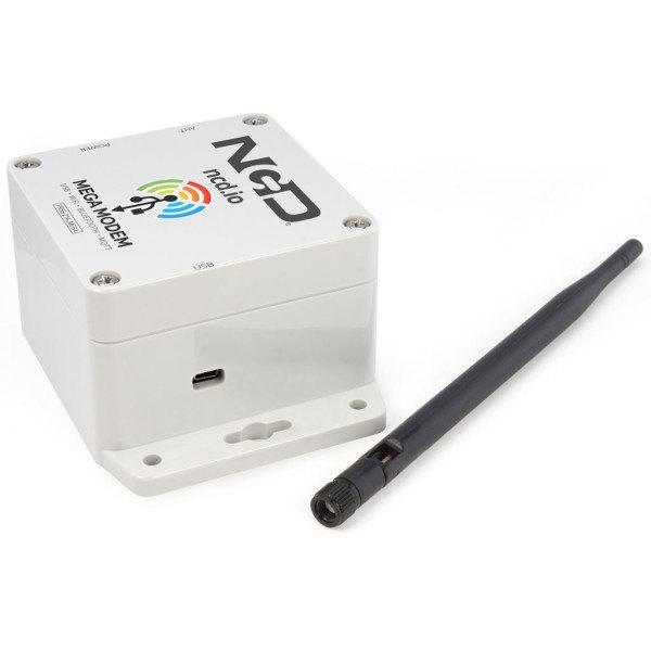 NCD PR55-21A_MEGA - 측면의 USB 포트와 외부 안테나가 보이는 모뎀