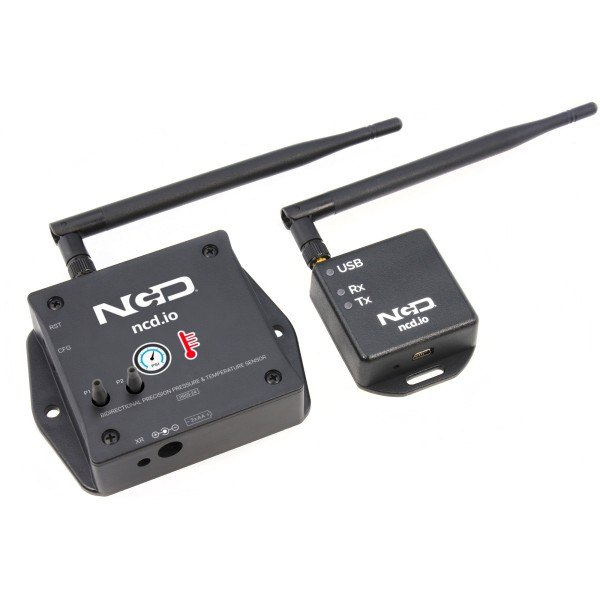 NCD PR55-24 - 센서 본체와 USB 무선 모뎀이 함께 놓인 모습