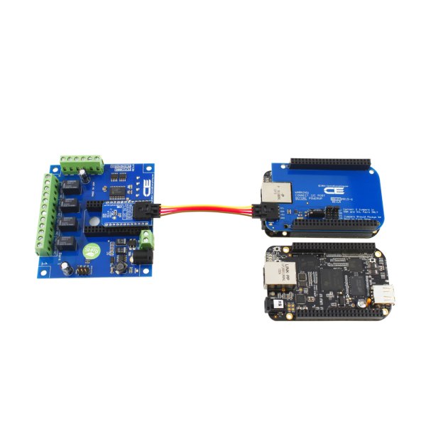NCD 4 채널 1Amp SPDT 신호 릴레이 실드 + 4 GPIO (IoT 인터페이스 포함) - 릴레이 보드를 케이블로 개발 보드에 연결한 모습