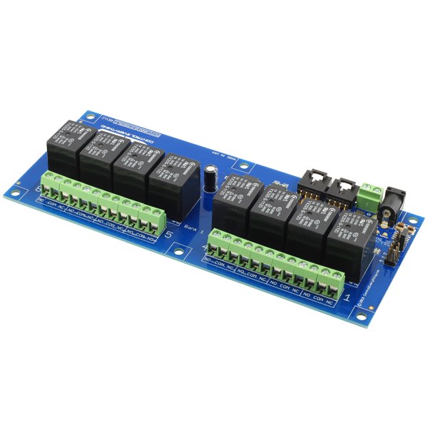 NCD I2C 인터페이스가있는 8 채널 범용 SPDT 릴레이 컨트롤러 - 릴레이 8개와 녹색 단자대가 실장된 릴레이 보드