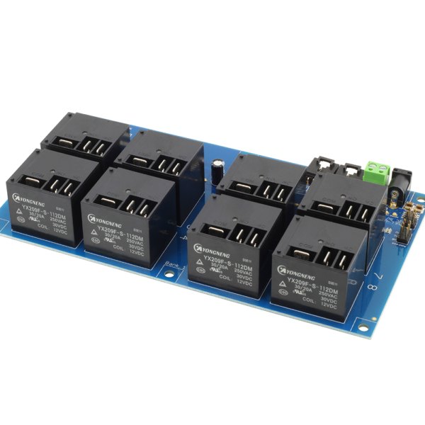 NCD I2C 인터페이스가있는 8 채널 고전력 릴레이 컨트롤러 - 대형 릴레이 8개가 배열된 컨트롤러 기판 정면