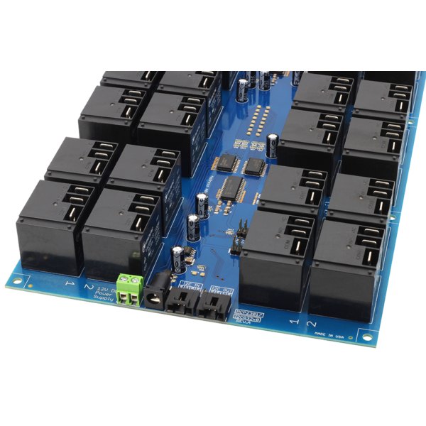 NCD I2C 인터페이스가있는 32 채널 고전력 릴레이 컨트롤러 - 대형 릴레이가 배열된 32채널 컨트롤러와 전원 잭