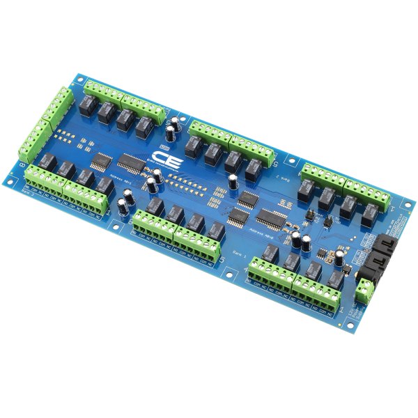 NCD 24 채널 1Amp SPDT 신호 릴레이 컨트롤러 + I2C 인터페이스가있는 GPIO 8 개 - 릴레이와 단자대가 늘어선 기판 상면 모습