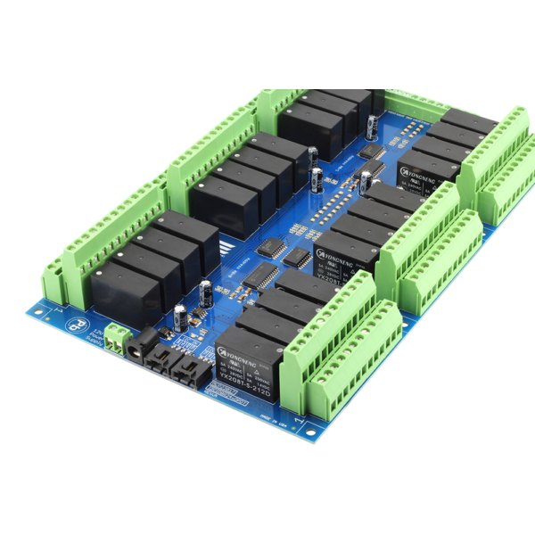 NCD 24 채널 DPDT 신호 릴레이 컨트롤러 + I2C 인터페이스가있는 GPIO 8 개 - 다수의 릴레이와 녹색 단자대가 배치된 기판