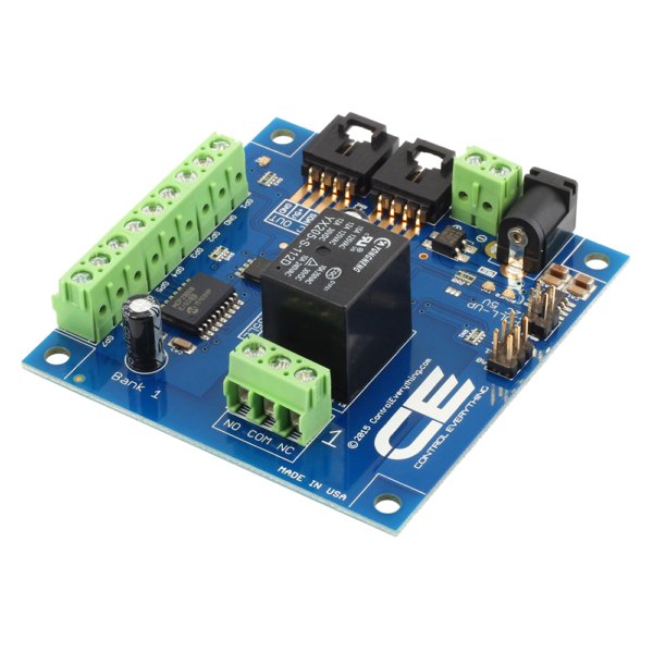 NCD 1 채널 범용 SPDT 릴레이 컨트롤러 + I2C 인터페이스가있는 GPIO 7 개 - 릴레이와 단자대 라벨이 보이는 기판 측면