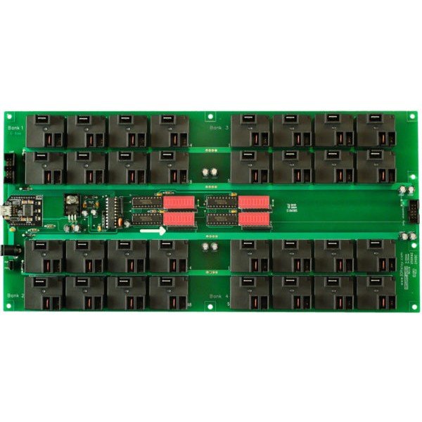 NCD ZUXPR3220PROXR - 릴레이가 상하로 배열된 보드를 바로 위에서 본 모습
