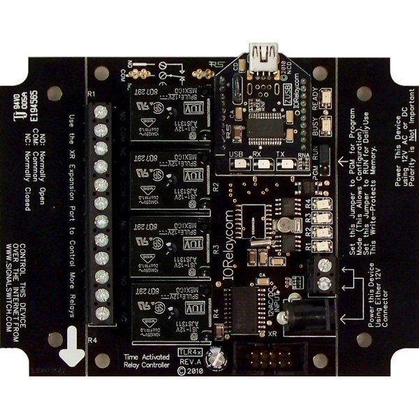 NCD TLR45 - 단자대와 릴레이가 보이는 4채널 검은색 릴레이 보드