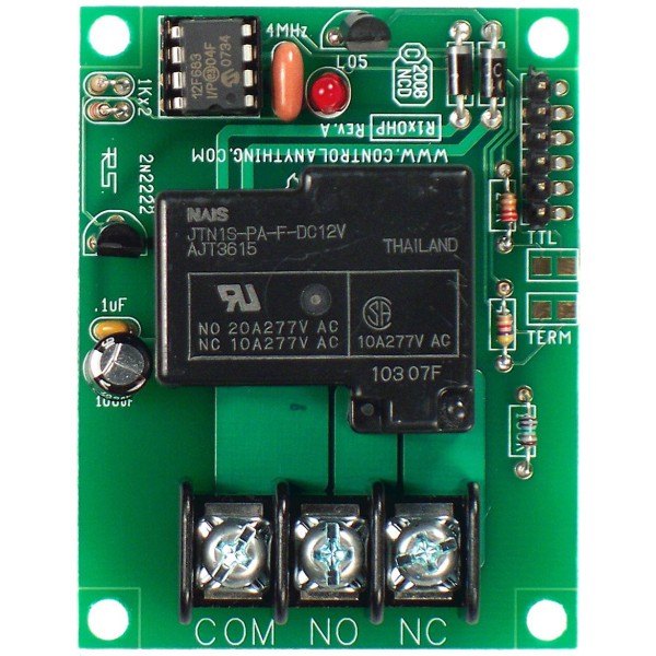 NCD R120HP - 릴레이 1개와 하단 나사 단자가 보이는 녹색 보드