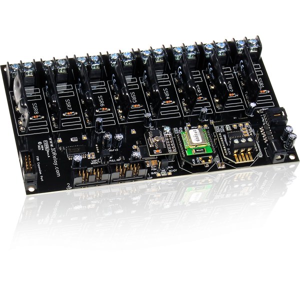 NCD 16 GPIO 또는 ADC 및 I2C를 지원하는 Fusion 8 채널 솔리드 스테이트 릴레이 컨트롤러 - 솔리드 스테이트 릴레이 8개와 모듈이 장착된 검은색 보드