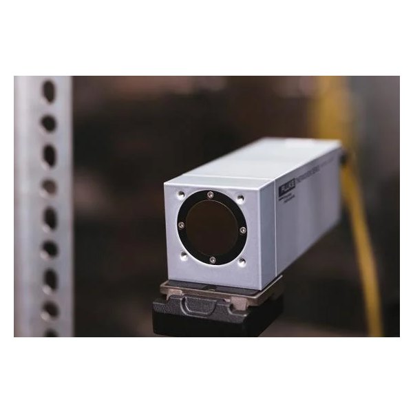 FLUKE PROCESS INSTRUMENTS TV30 - 설비 옆에 고정 설치된 열화상 카메라 모습