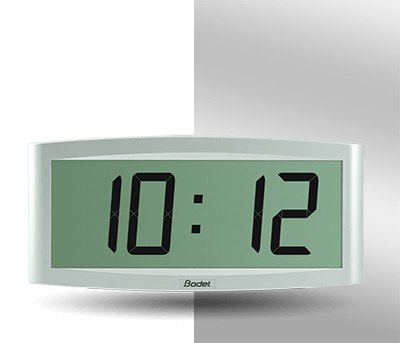 BODET Cristalys 7 - 시간이 표시된 LCD 벽걸이 시계 전면부