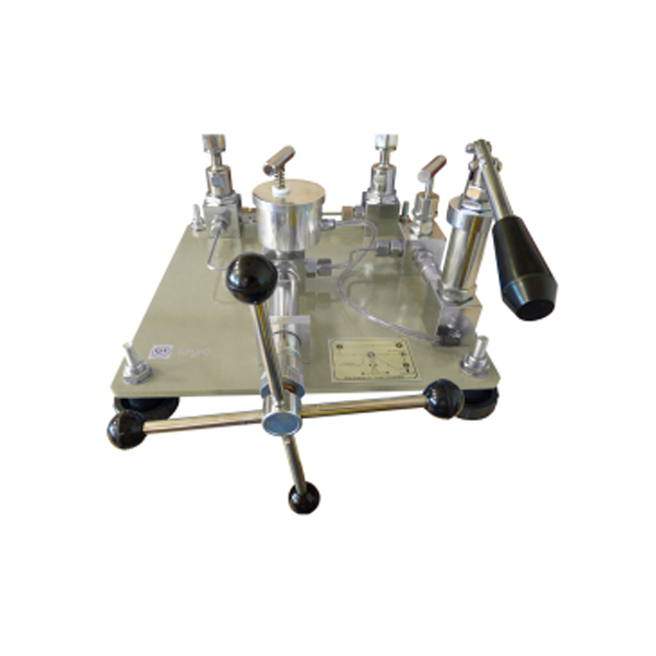 Leyro LPC7000 Comparison calibration pump